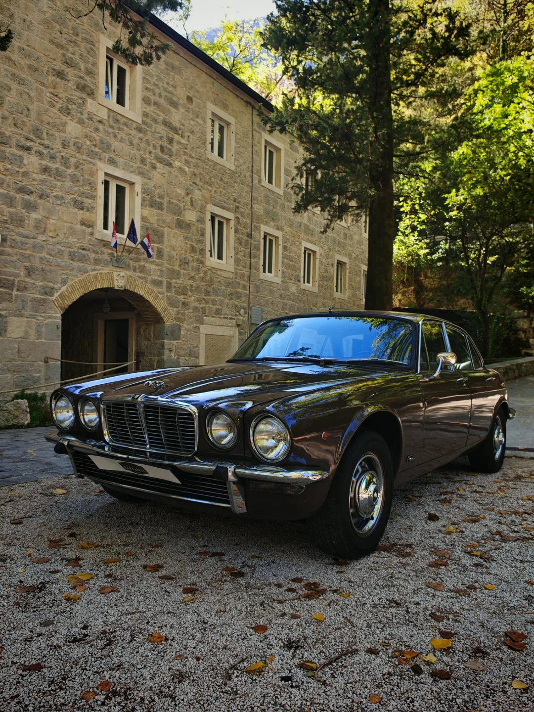 Jaguar XJ6