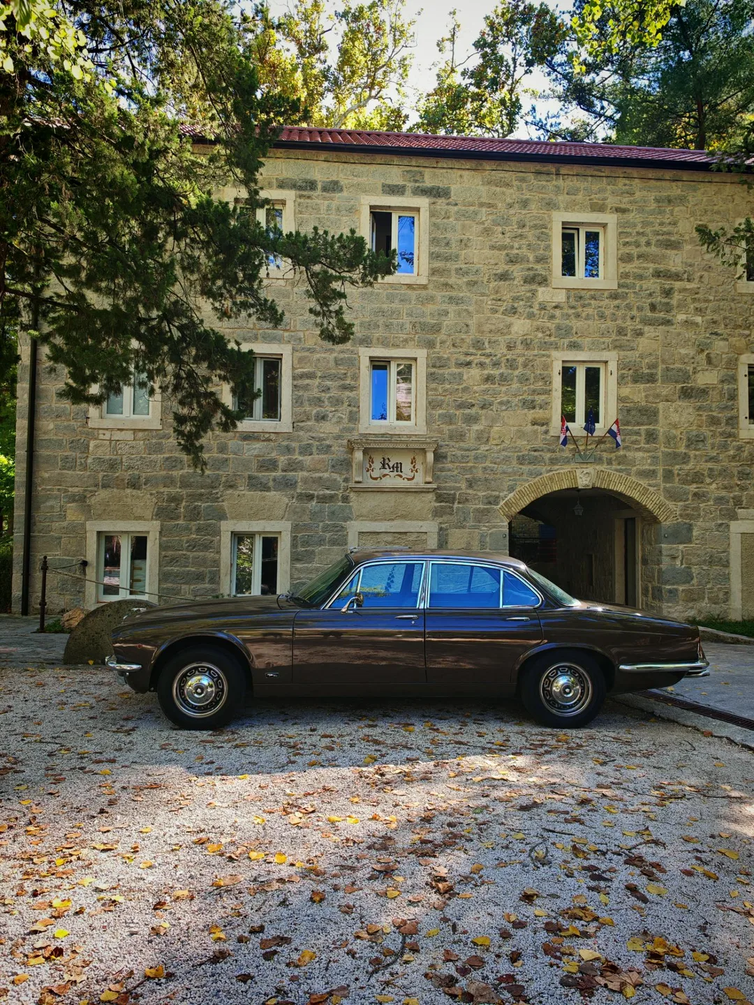 Jaguar XJ6