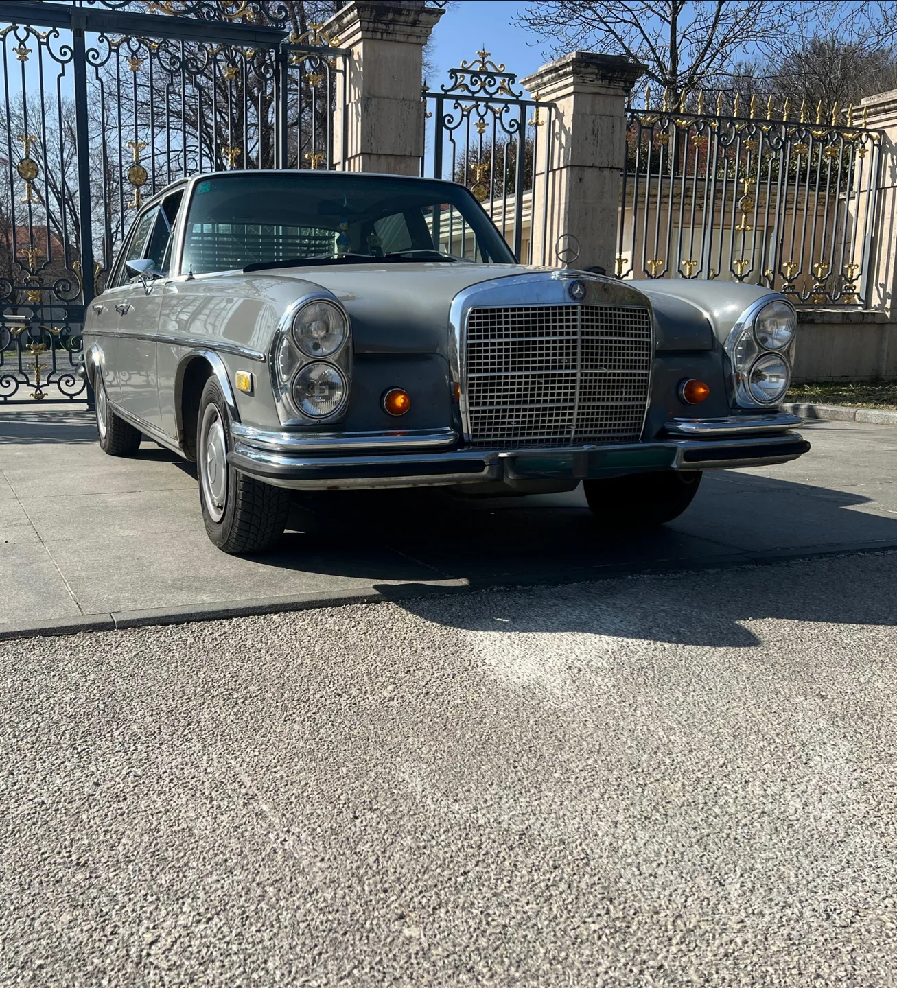 Mercedes-Benz 280 SE