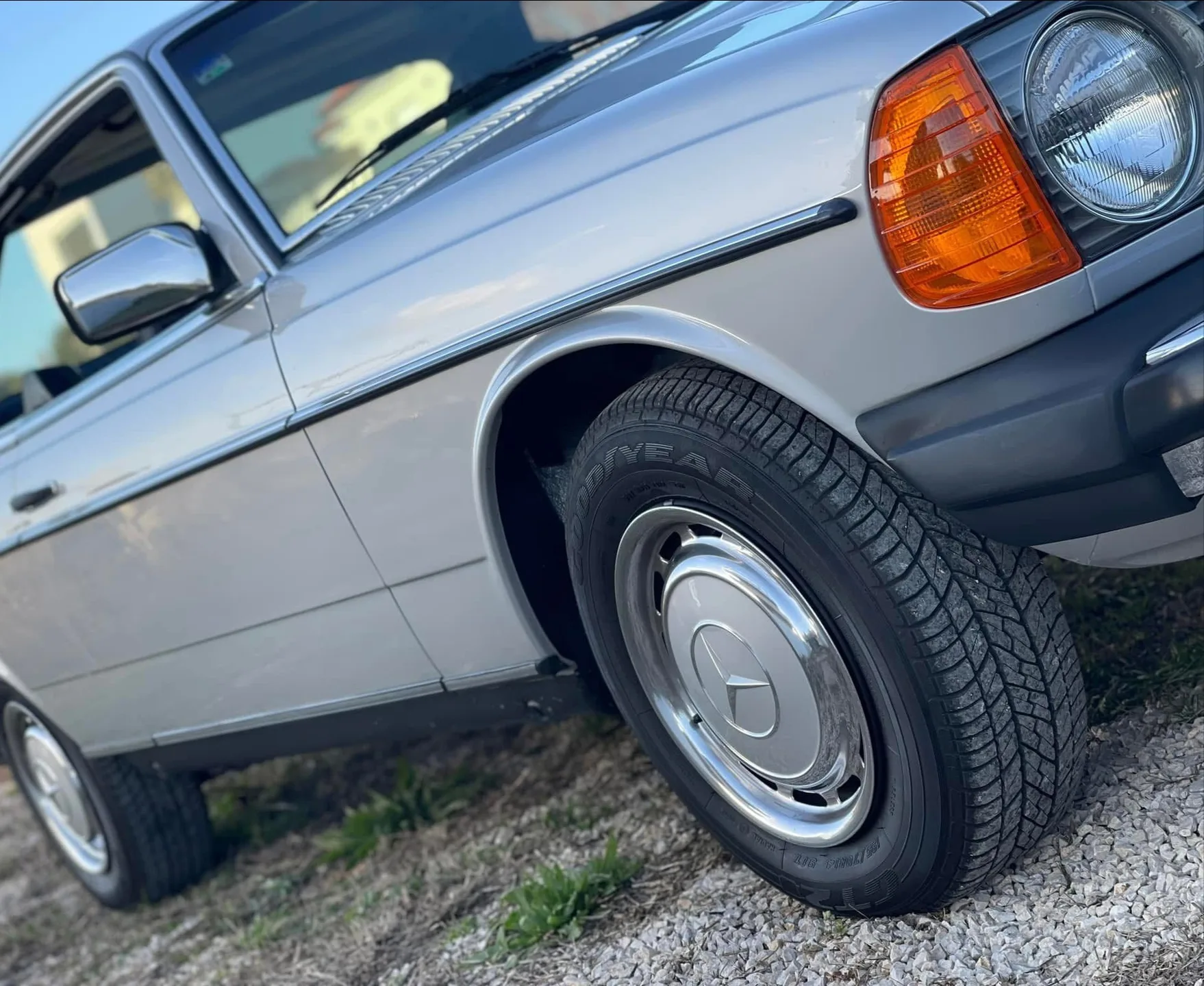 Mercedes-Benz C123 280 CE photo 7