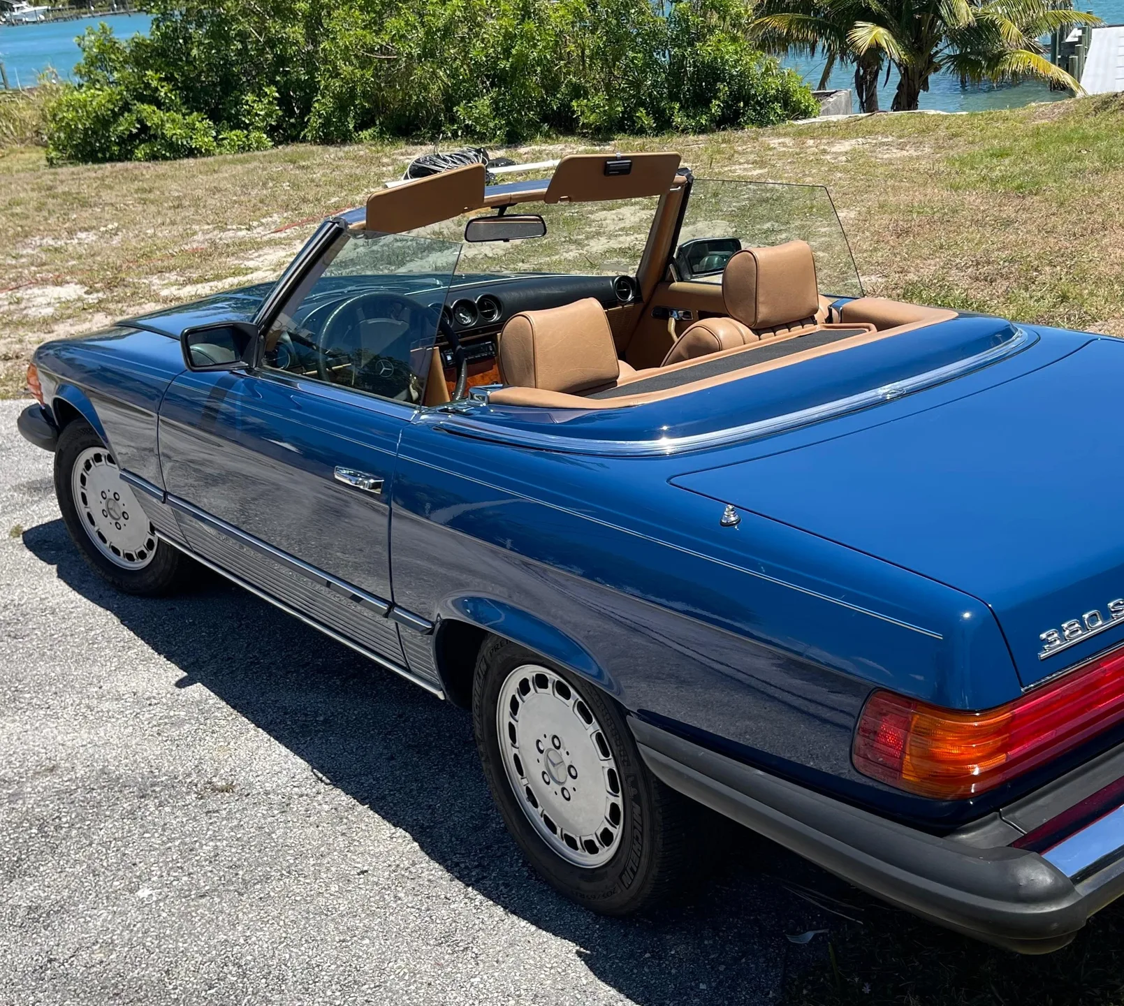 Mercedes-Benz SL 380