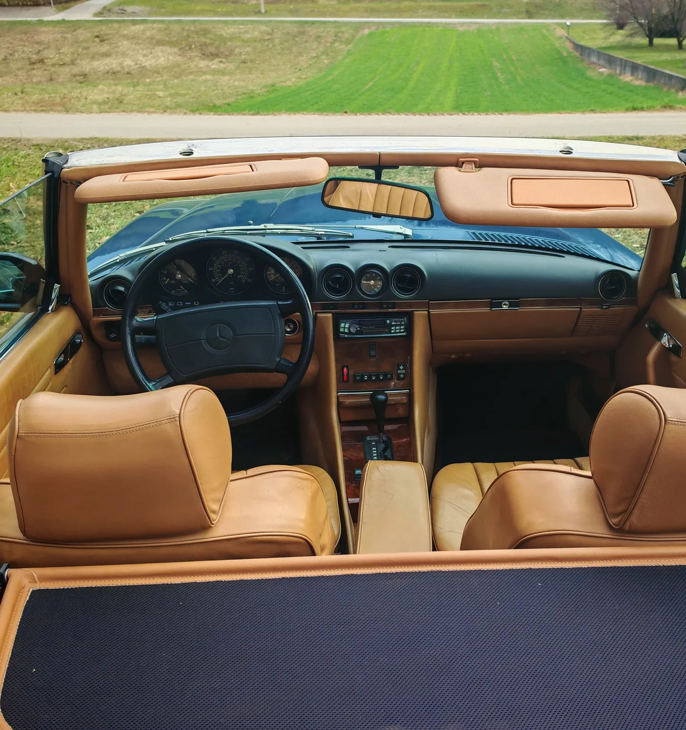 Mercedes-Benz SL 560
