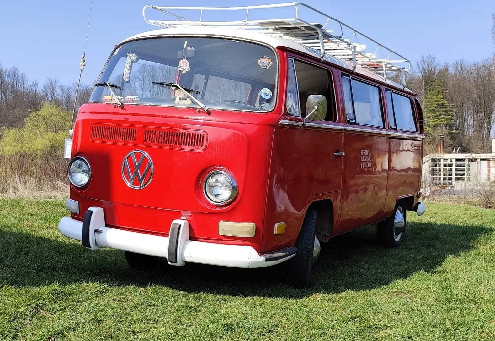 Volkswagen T2 Crveni