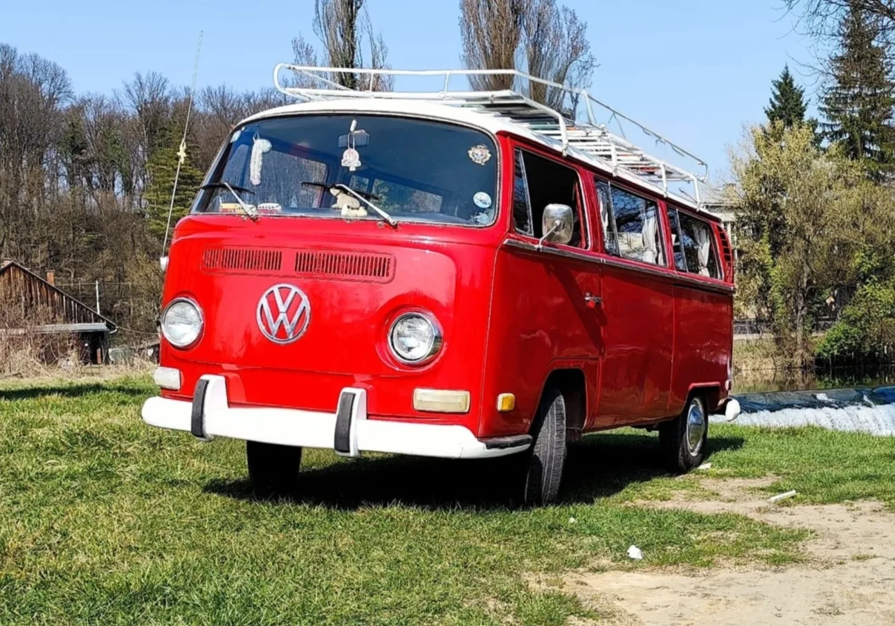 Volkswagen T2 Crveni